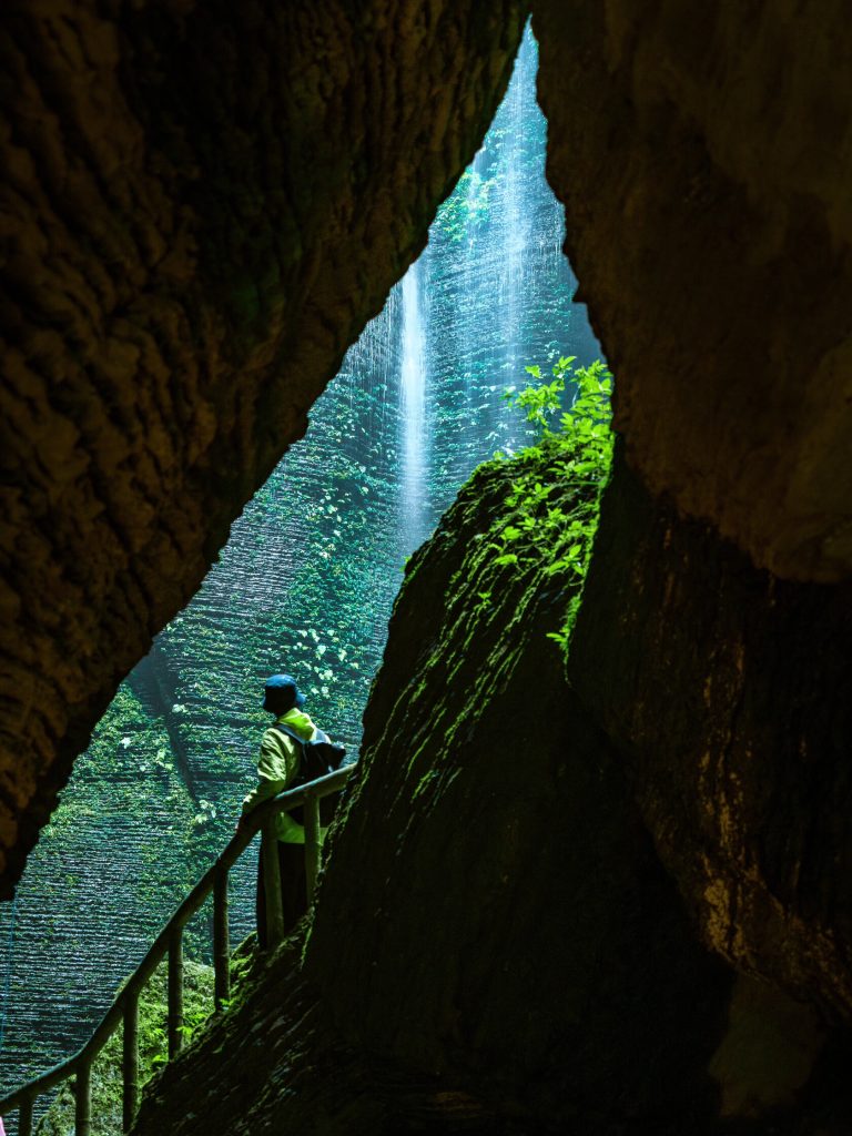 Sichuan hidden gems adventure hidden waterfall cave exploration