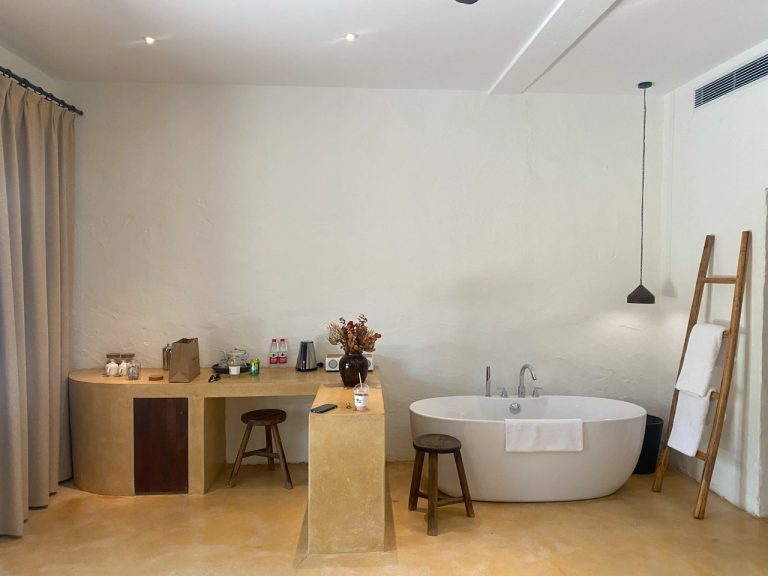 Minimalist desert-chic bathroom