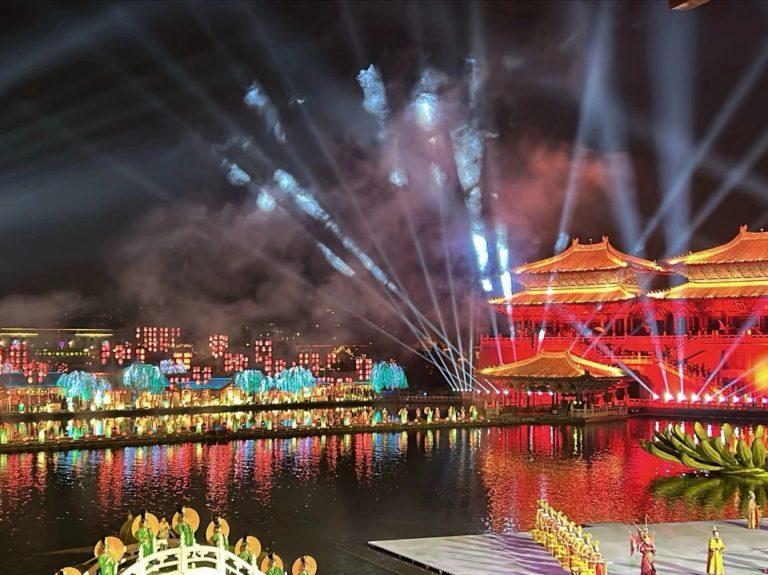 Qingming Riverside night show