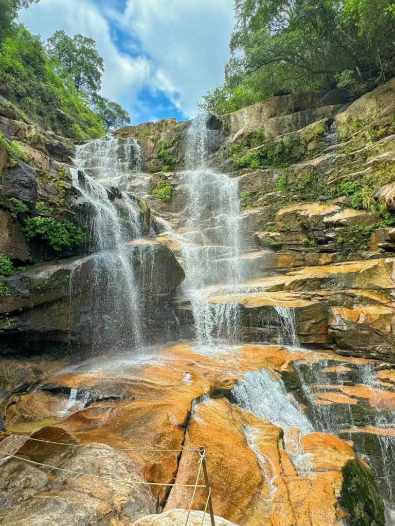 Multi-tiered waterfall