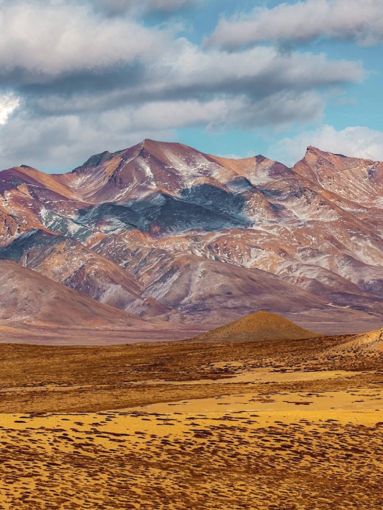 Tibet self-drive adventure desert landscape