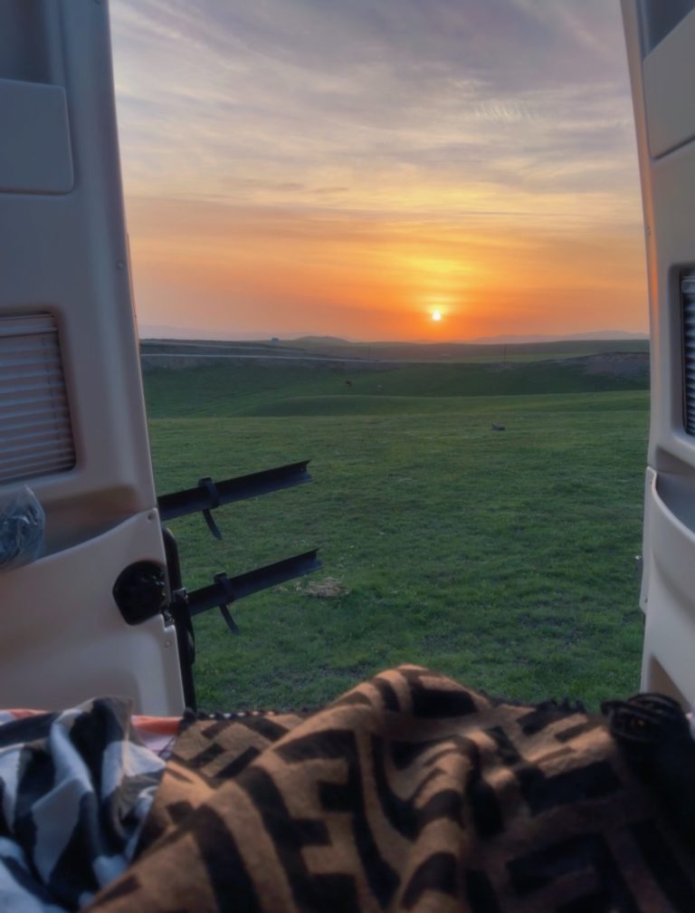 Xinjiang self-drive adventure sunset drive