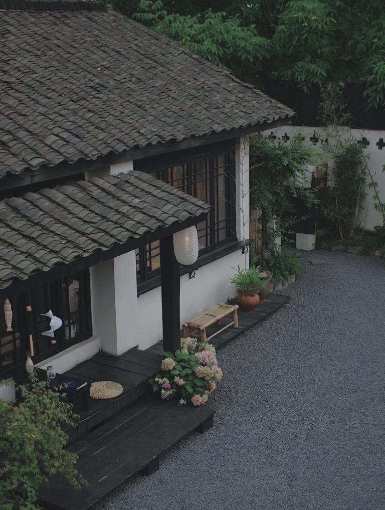 Chongqing Digital Nomad workspace in traditional courtyard